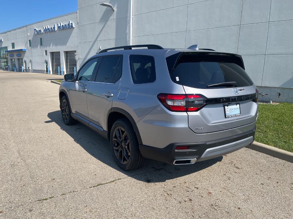 new 2025 Honda Pilot car, priced at $52,950