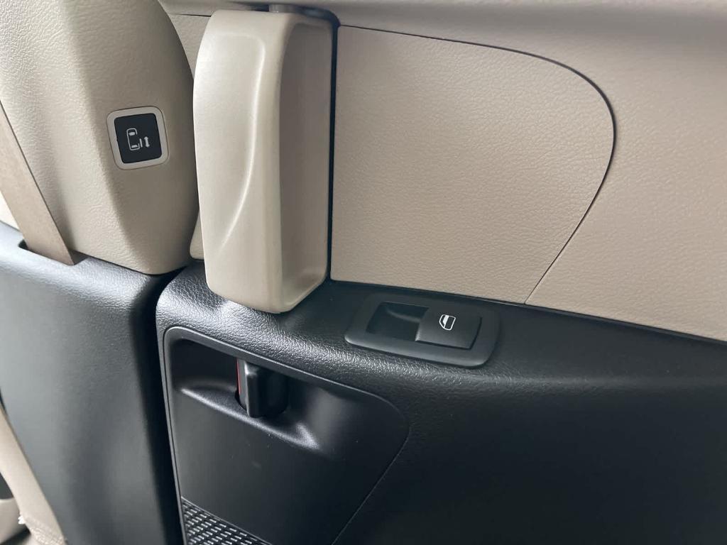 used 2021 Chrysler Pacifica car, priced at $19,989