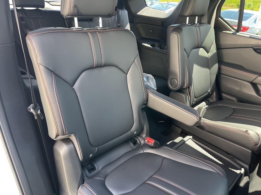 new 2025 Honda Pilot car, priced at $51,350
