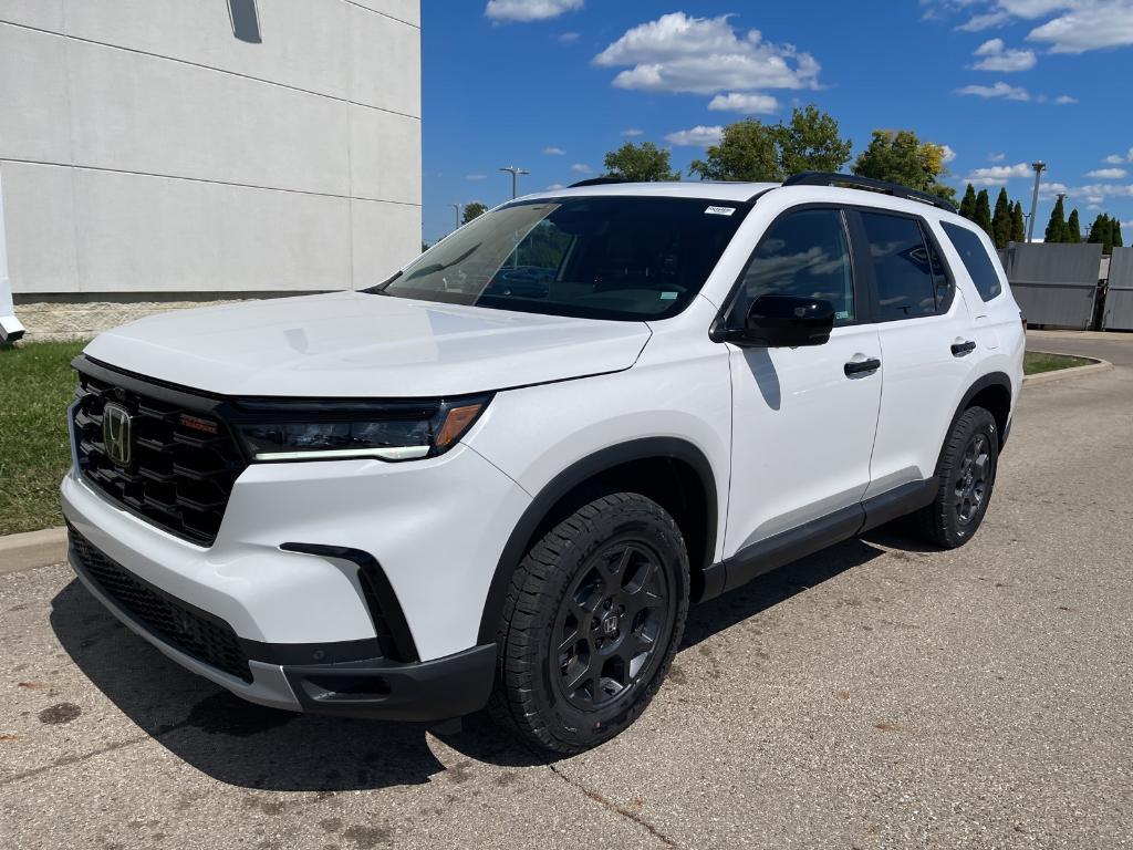 new 2025 Honda Pilot car, priced at $51,350