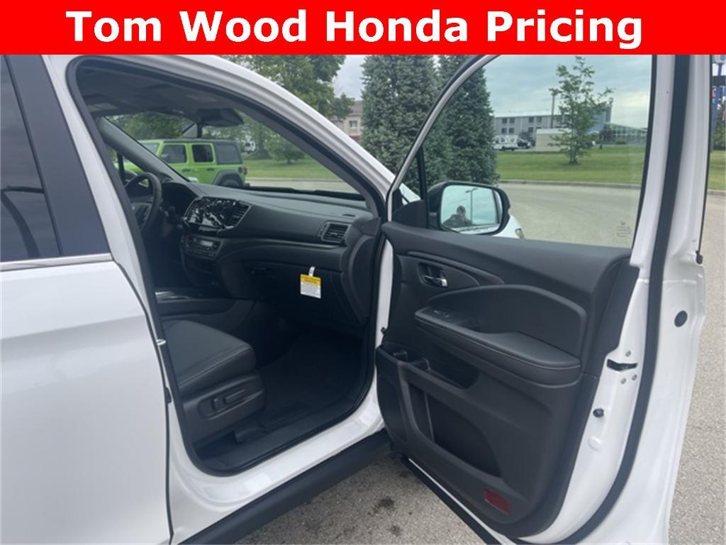 new 2025 Honda Ridgeline car, priced at $43,954