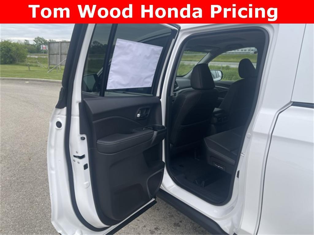 new 2025 Honda Ridgeline car, priced at $43,954