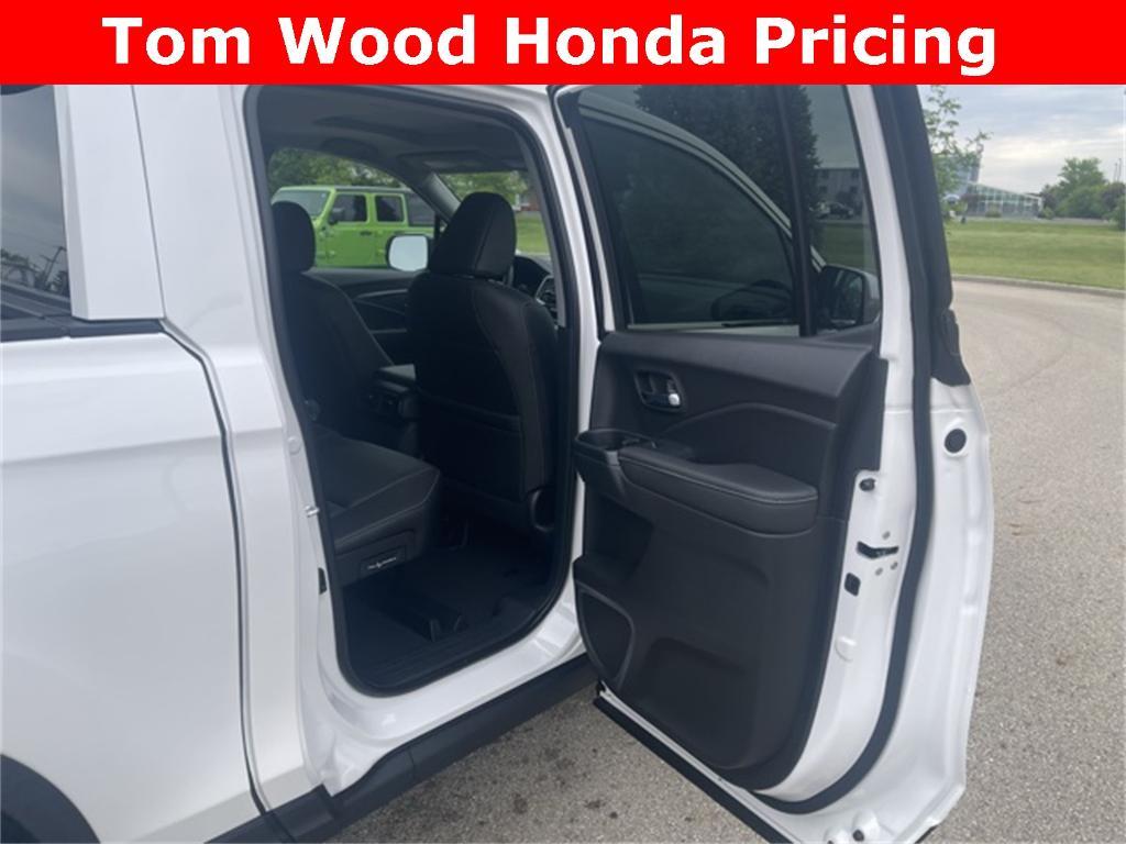 new 2025 Honda Ridgeline car, priced at $43,954