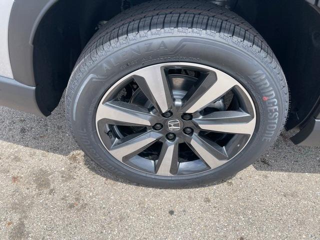 new 2025 Honda Pilot car, priced at $51,050