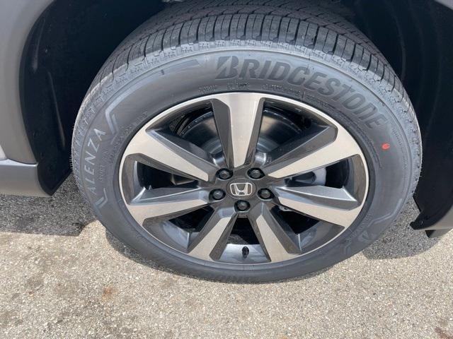 new 2025 Honda Pilot car, priced at $51,050