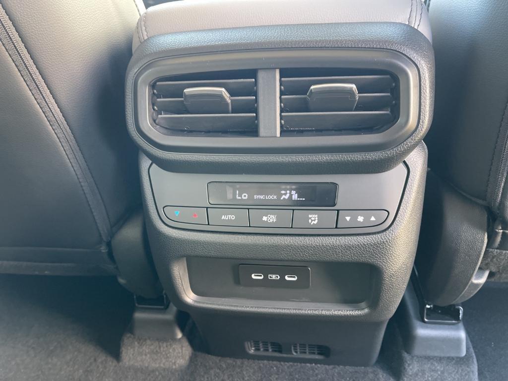 new 2025 Honda Pilot car, priced at $51,095