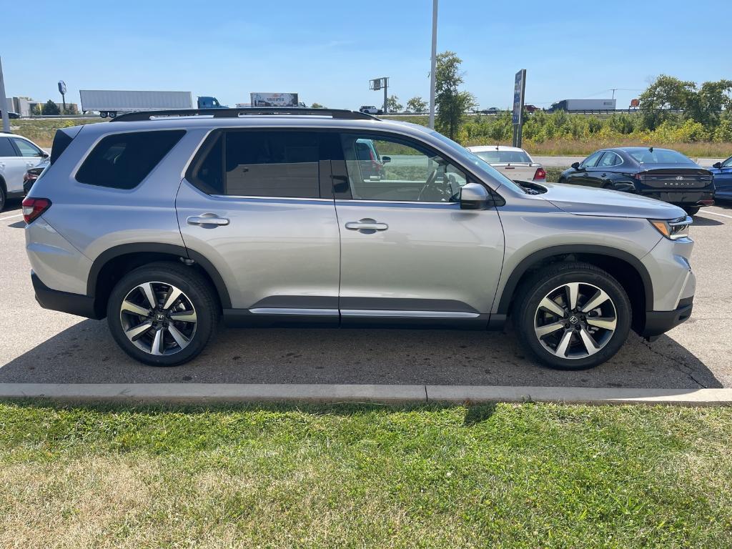 new 2025 Honda Pilot car, priced at $51,095