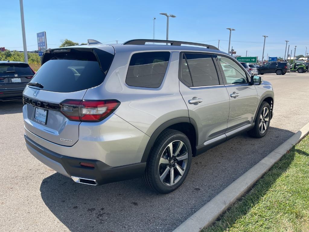 new 2025 Honda Pilot car, priced at $51,095