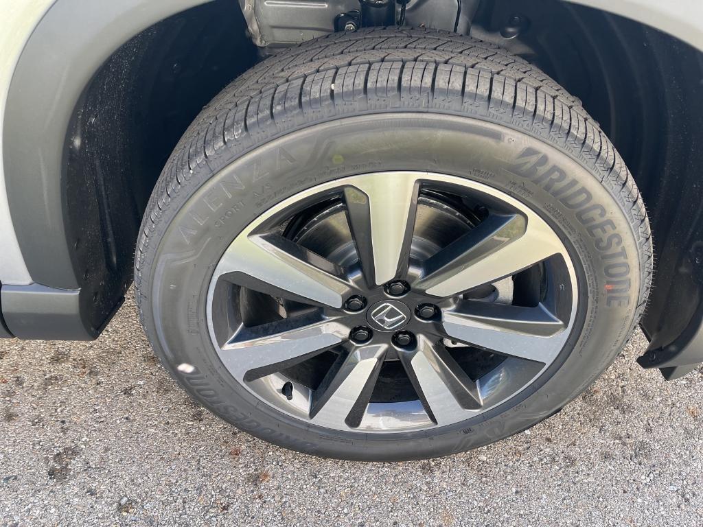 new 2025 Honda Pilot car, priced at $51,095