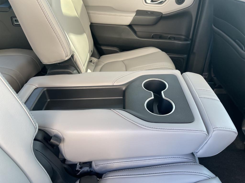 new 2025 Honda Pilot car, priced at $51,095