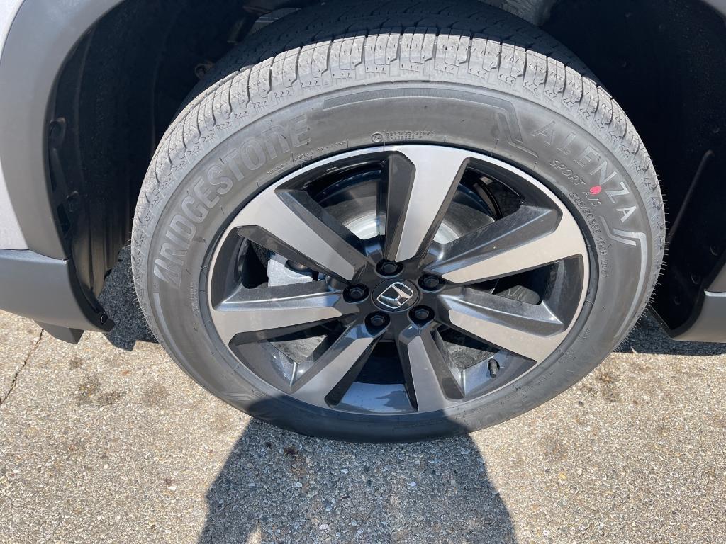 new 2025 Honda Pilot car, priced at $51,095