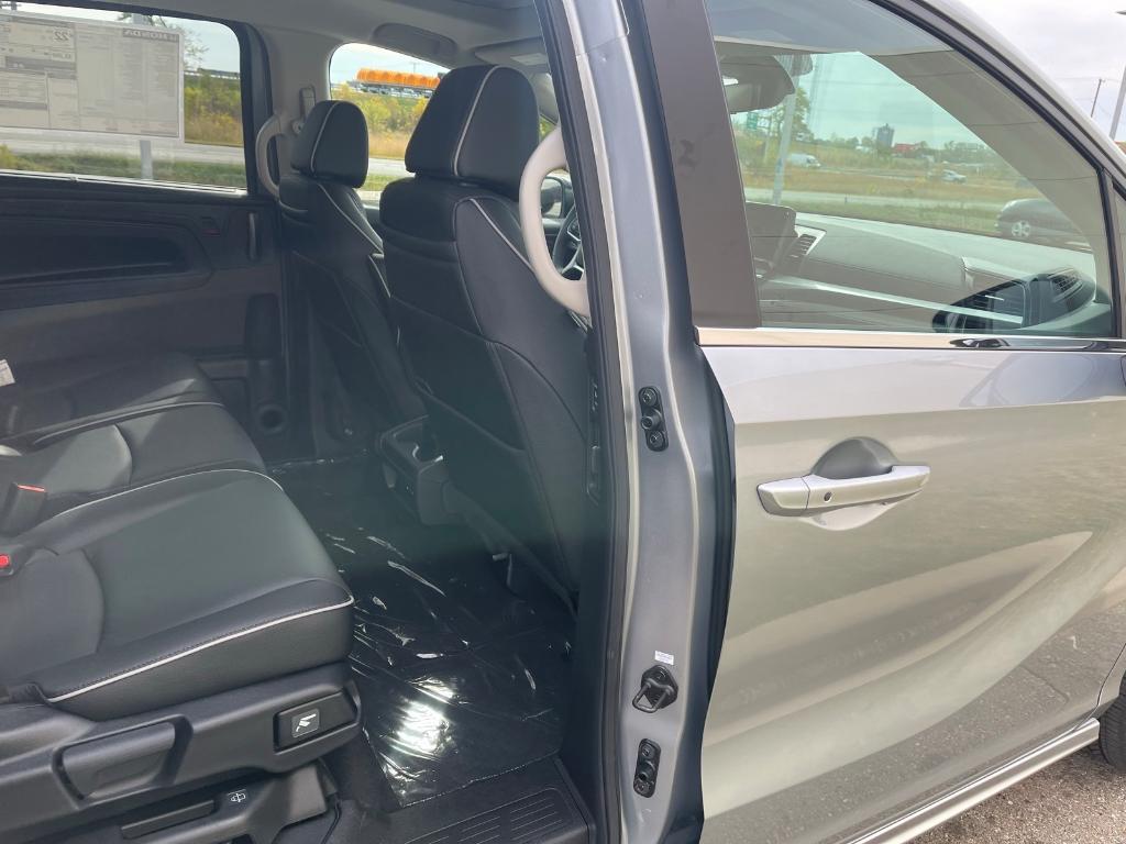 new 2026 Honda Odyssey car, priced at $48,990