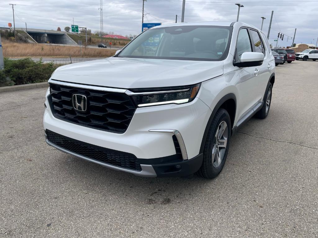 new 2025 Honda Pilot car, priced at $45,342