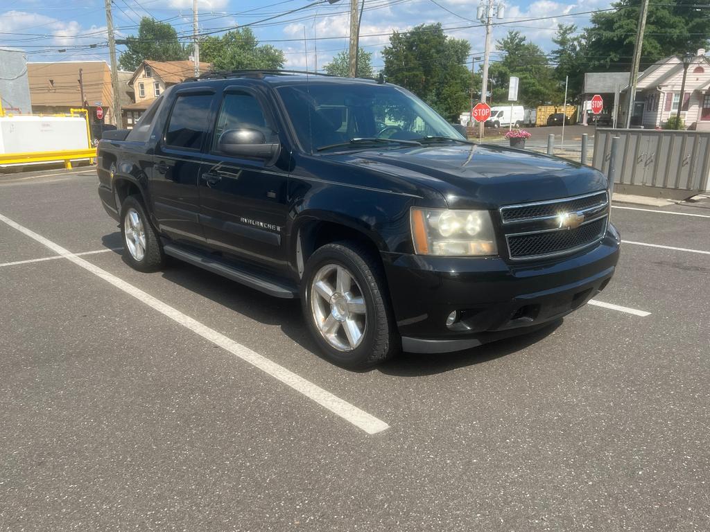 used 2007 Chevrolet Avalanche car, priced at $6,500