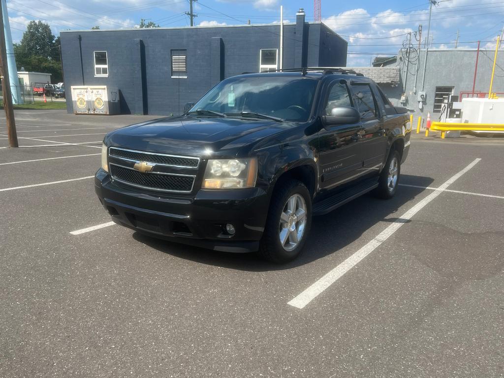 used 2007 Chevrolet Avalanche car, priced at $6,500