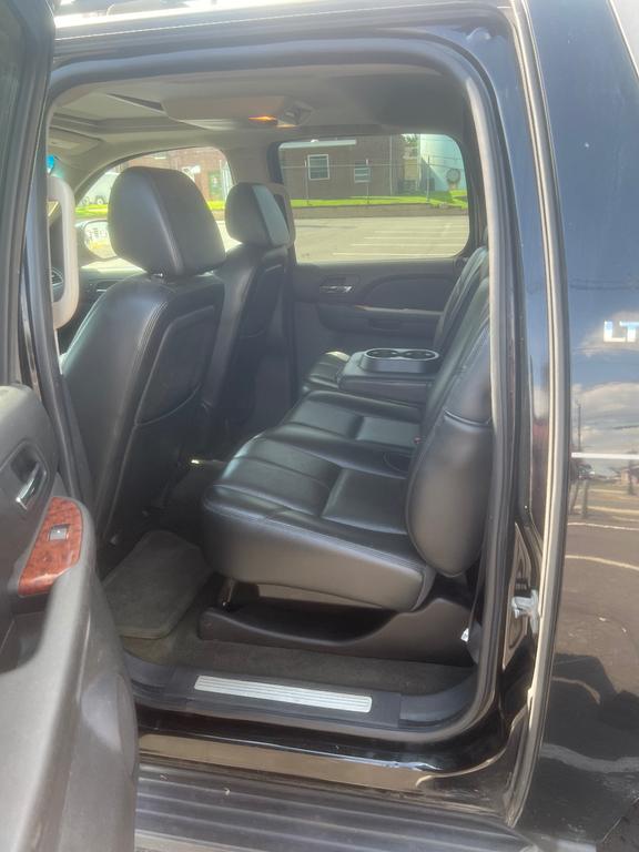 used 2007 Chevrolet Avalanche car, priced at $6,500