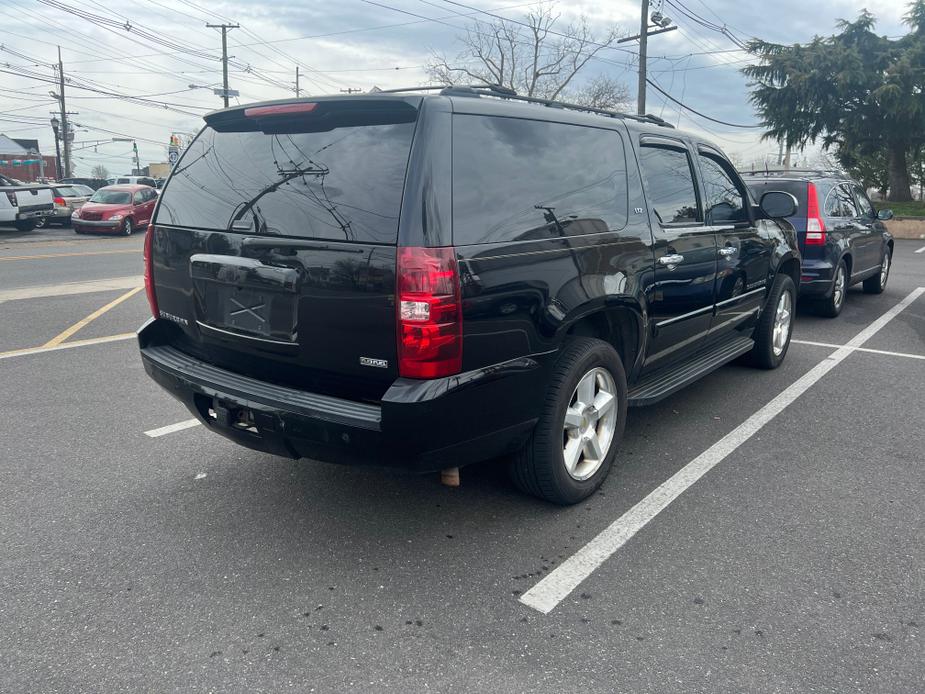 used 2007 Chevrolet Suburban car, priced at $9,000