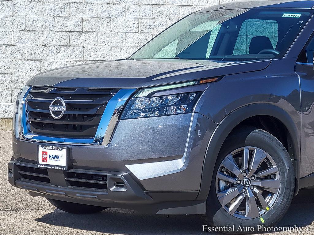 new 2025 Nissan Pathfinder car, priced at $36,995