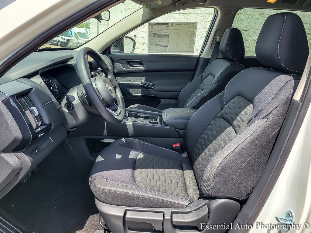 new 2025 Nissan Pathfinder car, priced at $36,450