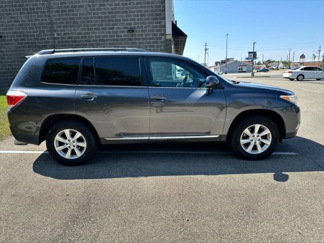 used 2011 Toyota Highlander car, priced at $13,900