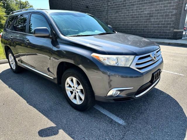 used 2011 Toyota Highlander car, priced at $13,900