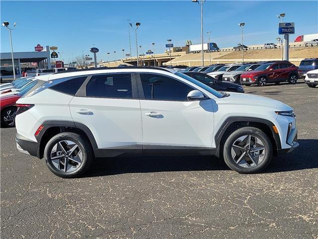 new 2026 Hyundai TUCSON Hybrid car, priced at $37,645