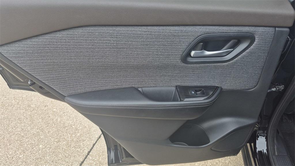 used 2021 Nissan Rogue car, priced at $19,157