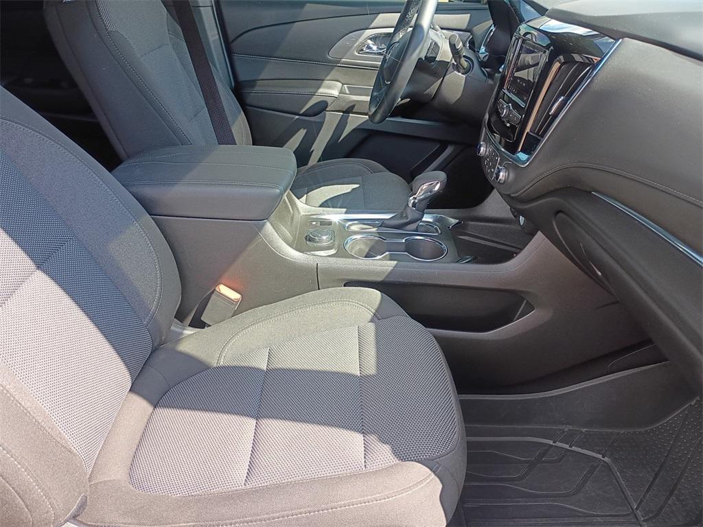 used 2023 Chevrolet Traverse car, priced at $28,989