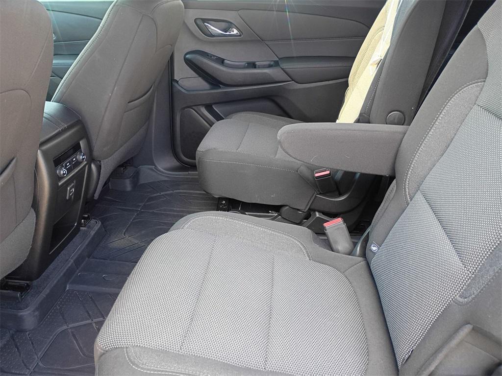 used 2023 Chevrolet Traverse car, priced at $28,989