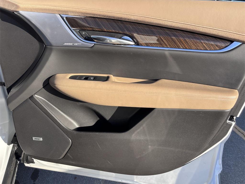 used 2023 Cadillac XT6 car, priced at $42,147