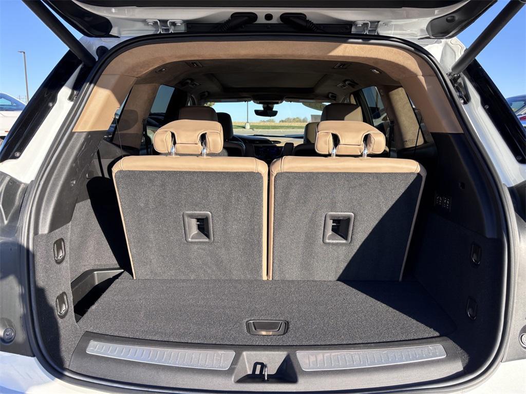 used 2023 Cadillac XT6 car, priced at $42,147