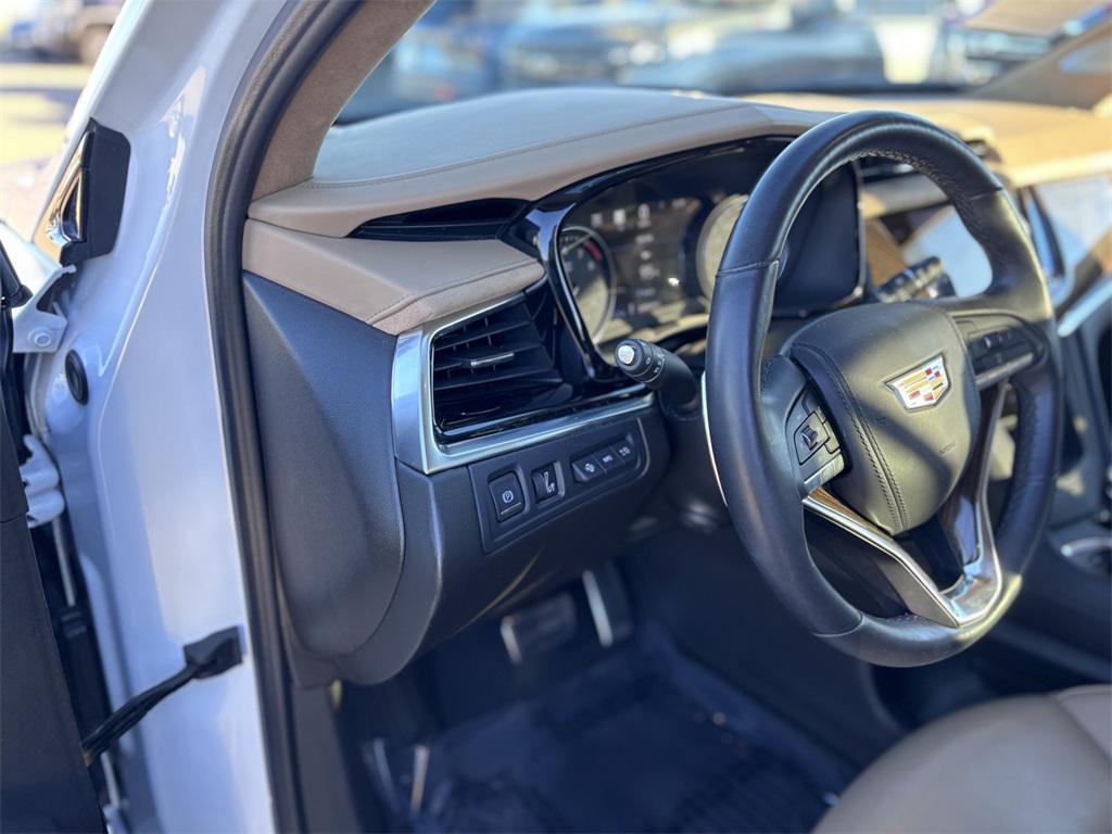 used 2023 Cadillac XT6 car, priced at $42,147