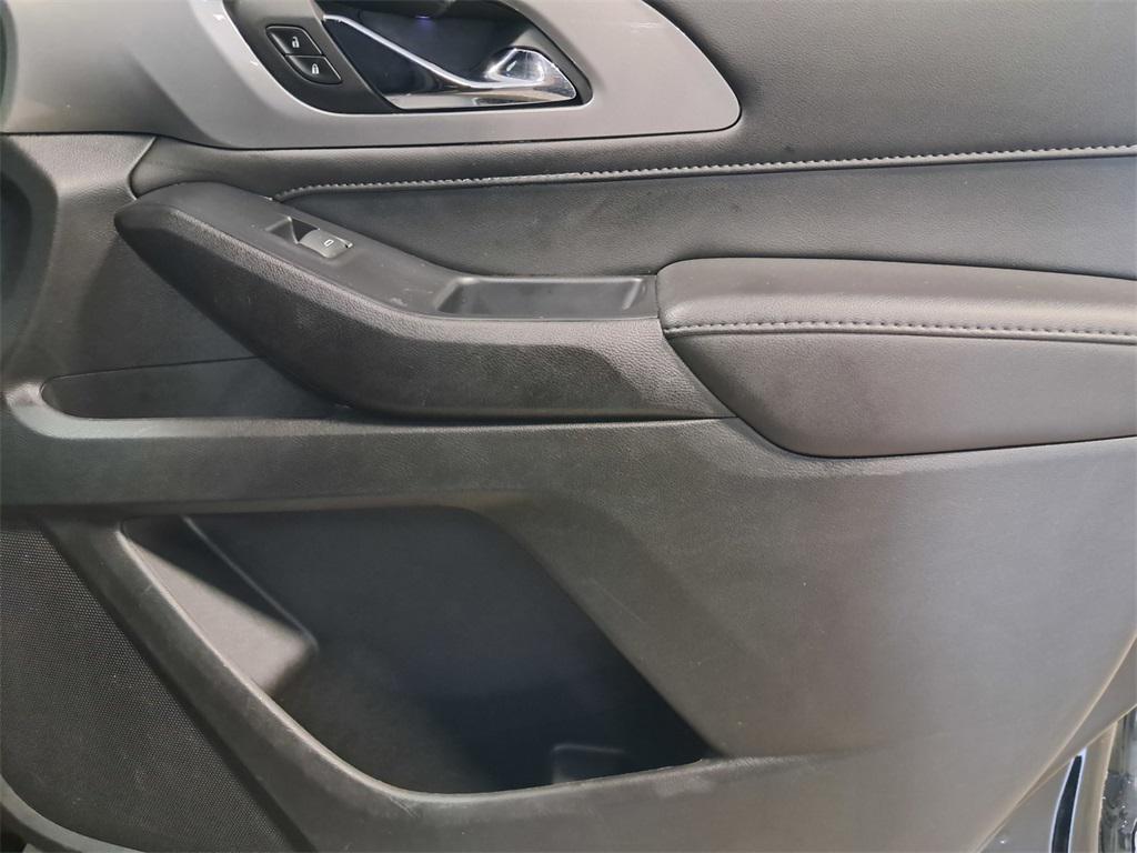 used 2022 Chevrolet Traverse car, priced at $27,475