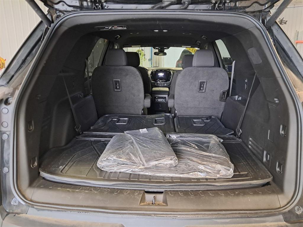 used 2022 Chevrolet Traverse car, priced at $27,475