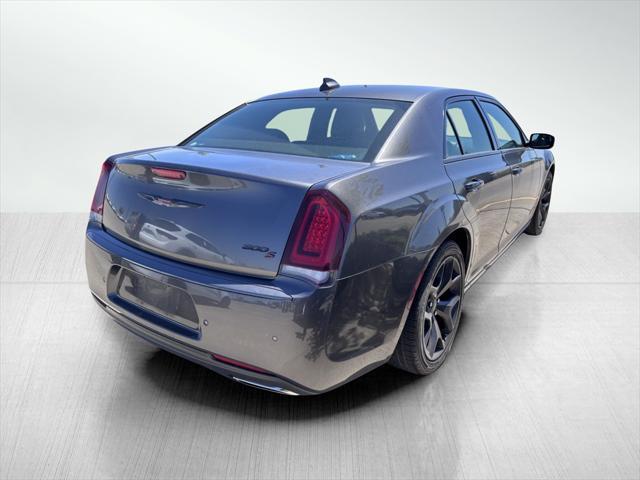 used 2021 Chrysler 300 car, priced at $21,627
