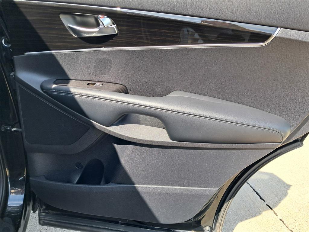 used 2019 Kia Sorento car, priced at $13,430