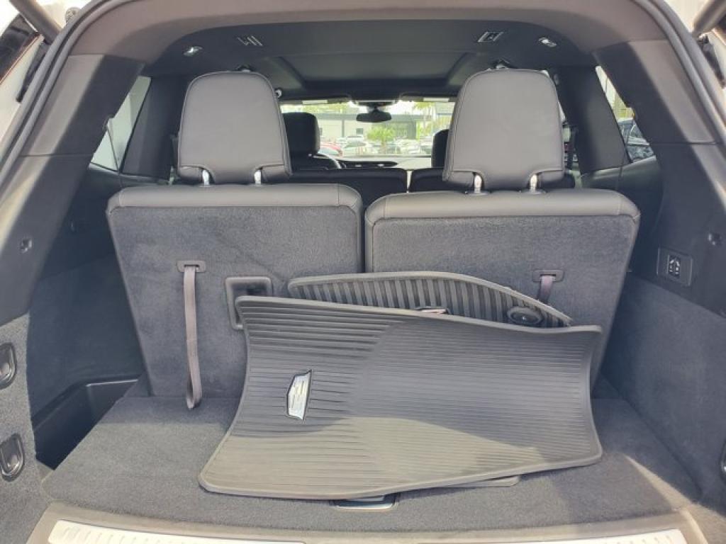 used 2024 Cadillac XT6 car, priced at $39,991