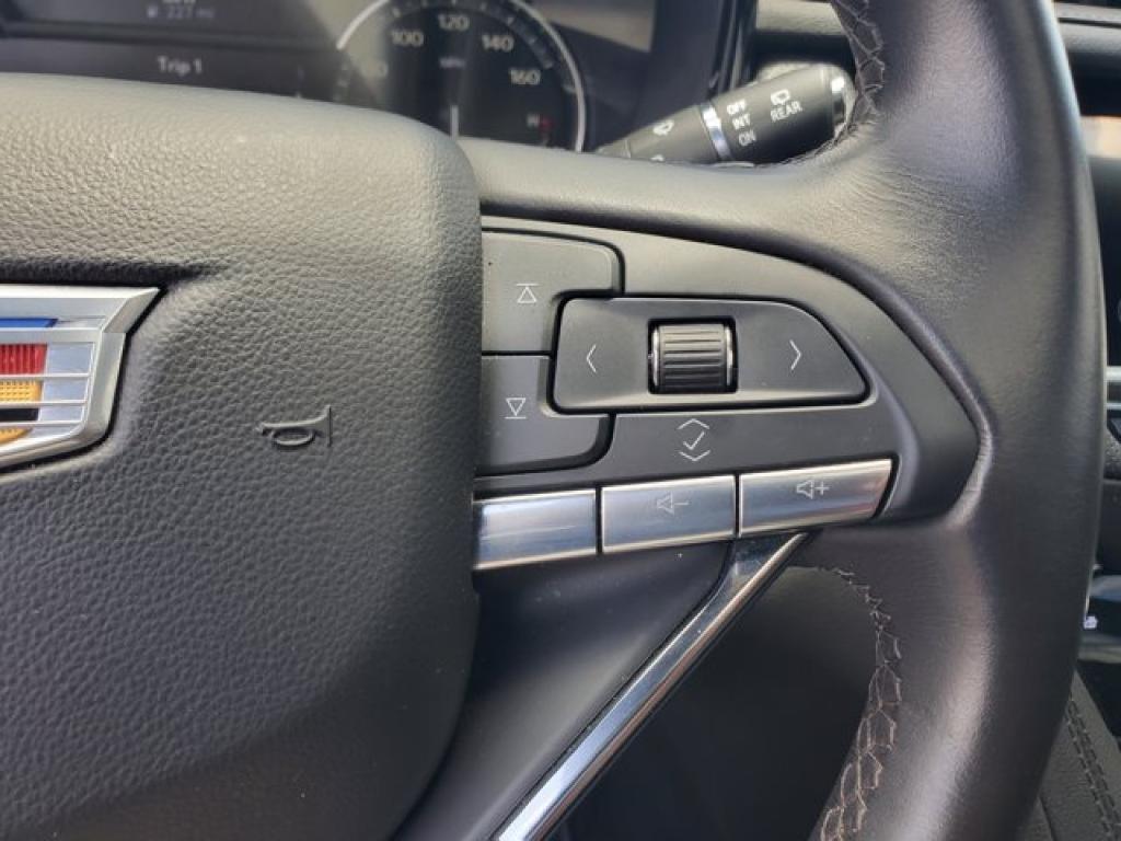 used 2024 Cadillac XT6 car, priced at $39,991