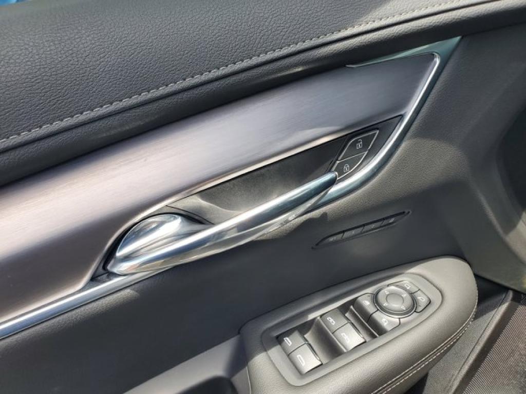 used 2024 Cadillac XT6 car, priced at $39,991