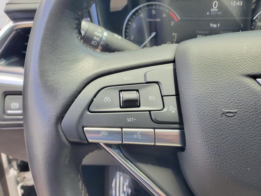 used 2024 Cadillac XT6 car, priced at $39,991