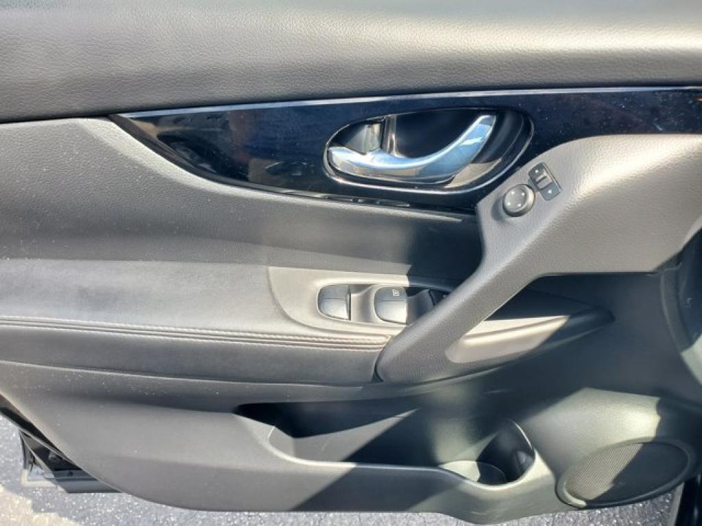used 2019 Nissan Rogue Sport car, priced at $9,991