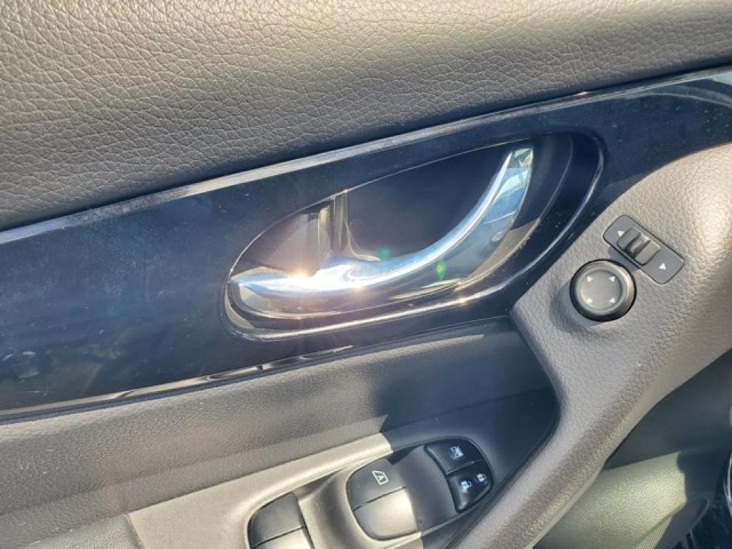 used 2019 Nissan Rogue Sport car, priced at $9,991