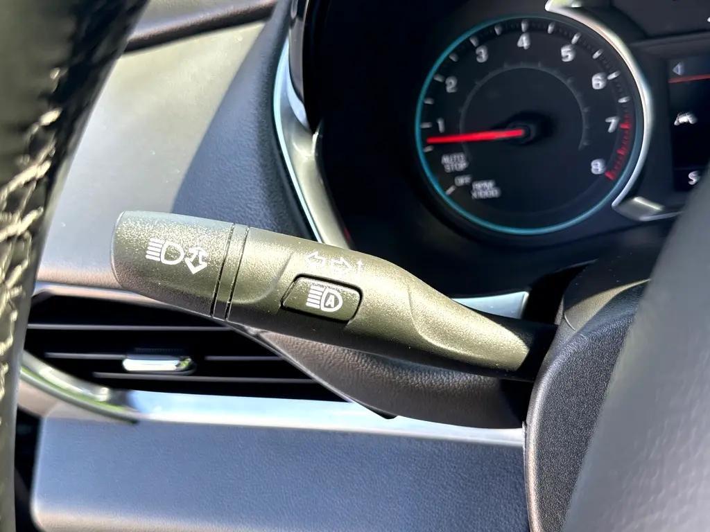 used 2023 Chevrolet Traverse car, priced at $24,998