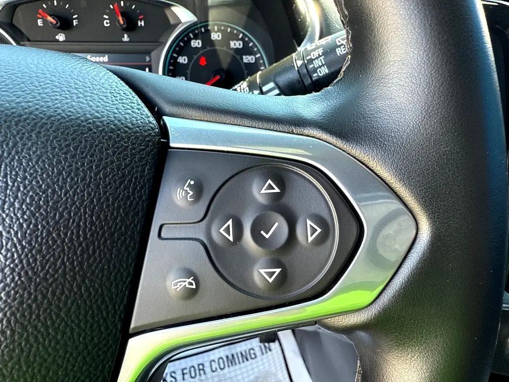 used 2023 Chevrolet Traverse car, priced at $24,998