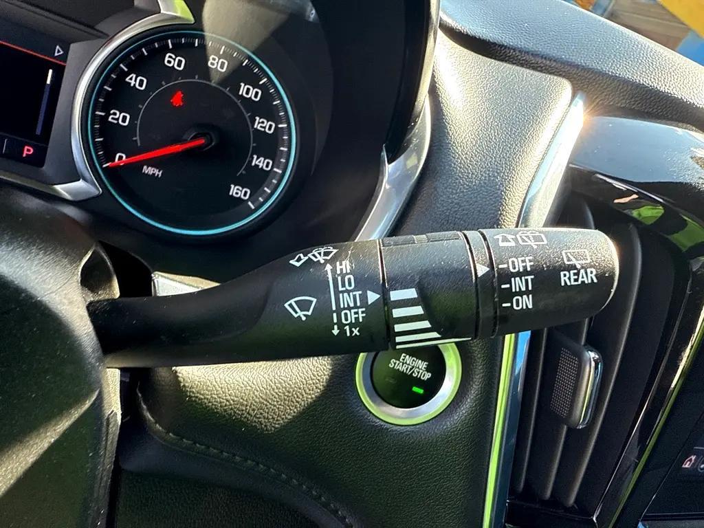 used 2023 Chevrolet Traverse car, priced at $24,998