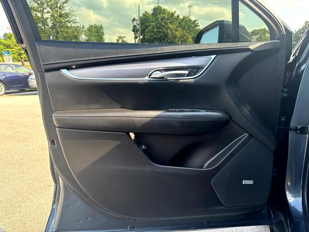 used 2021 Cadillac XT5 car, priced at $17,497