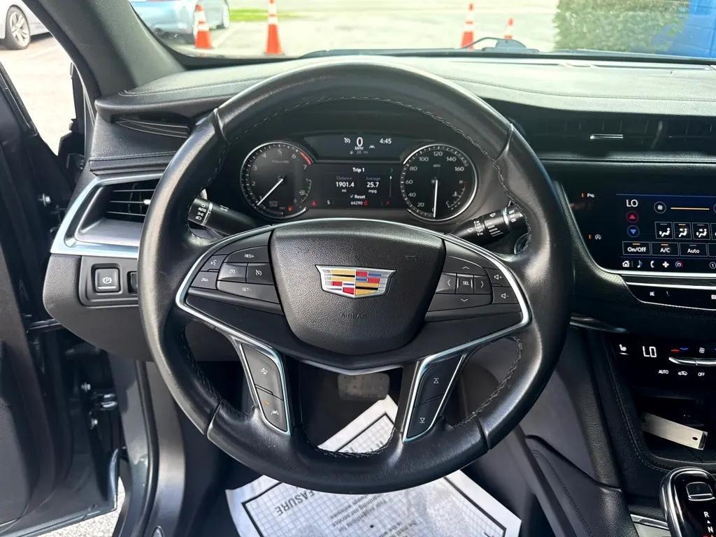 used 2021 Cadillac XT5 car, priced at $17,497