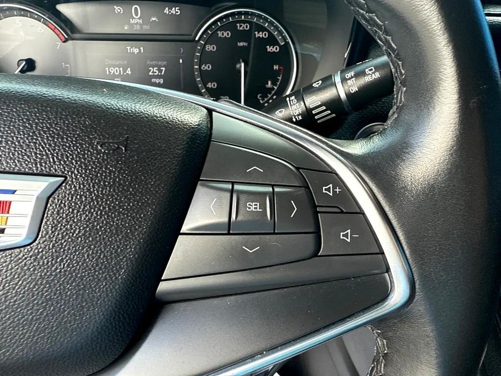 used 2021 Cadillac XT5 car, priced at $17,497