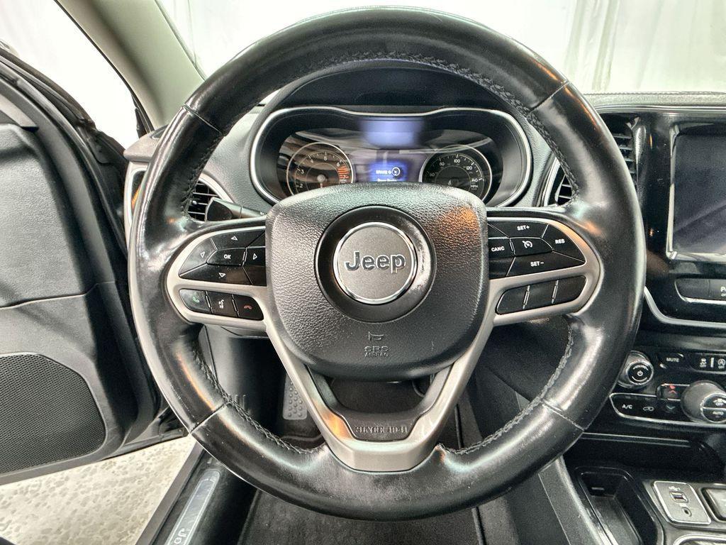 used 2020 Jeep Cherokee car, priced at $16,306