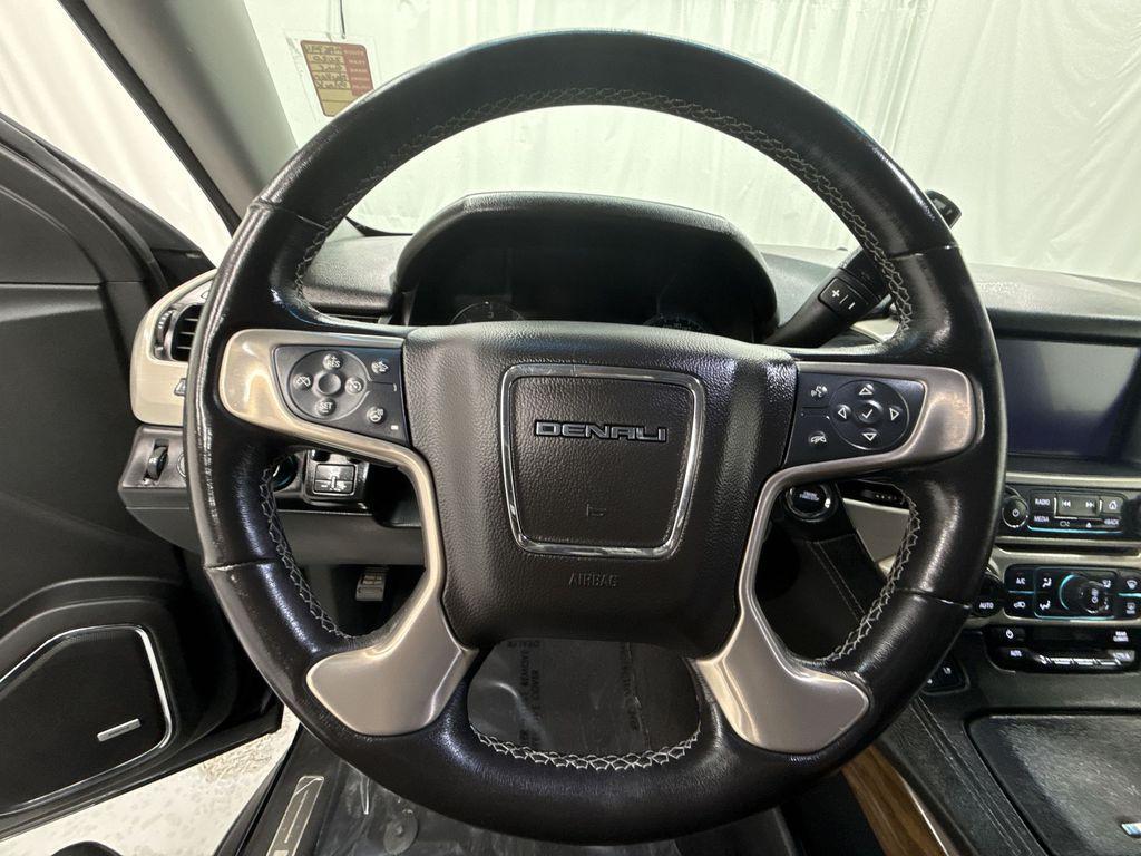 used 2020 GMC Yukon XL car, priced at $37,378